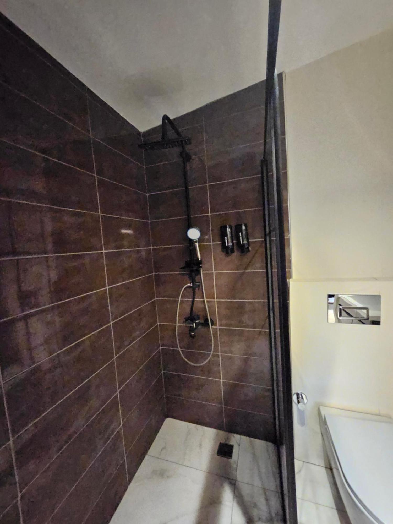 Jirhouse Sarikoesk Suit İstanbul