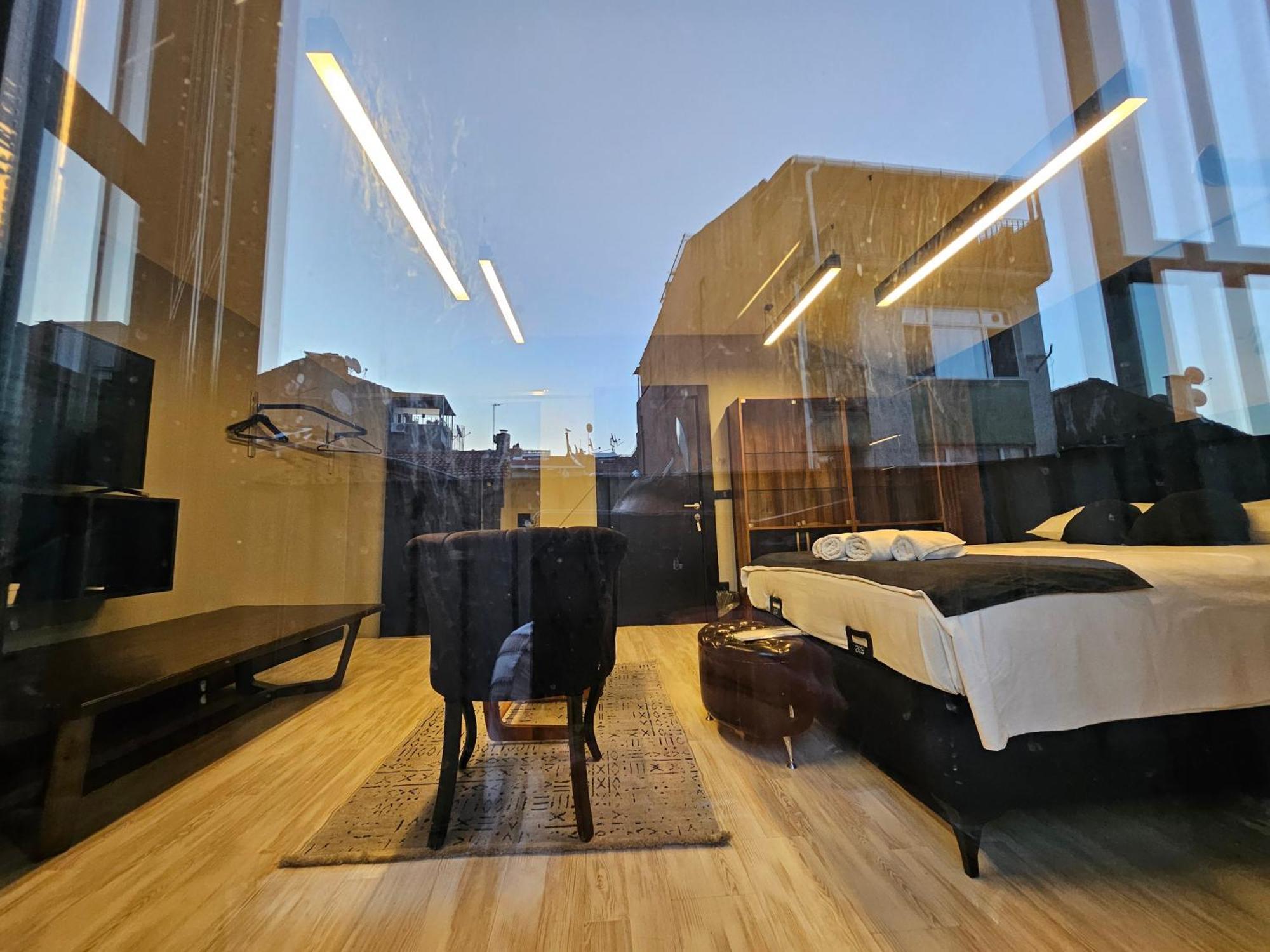 Jirhouse Sarikoesk Suit İstanbul